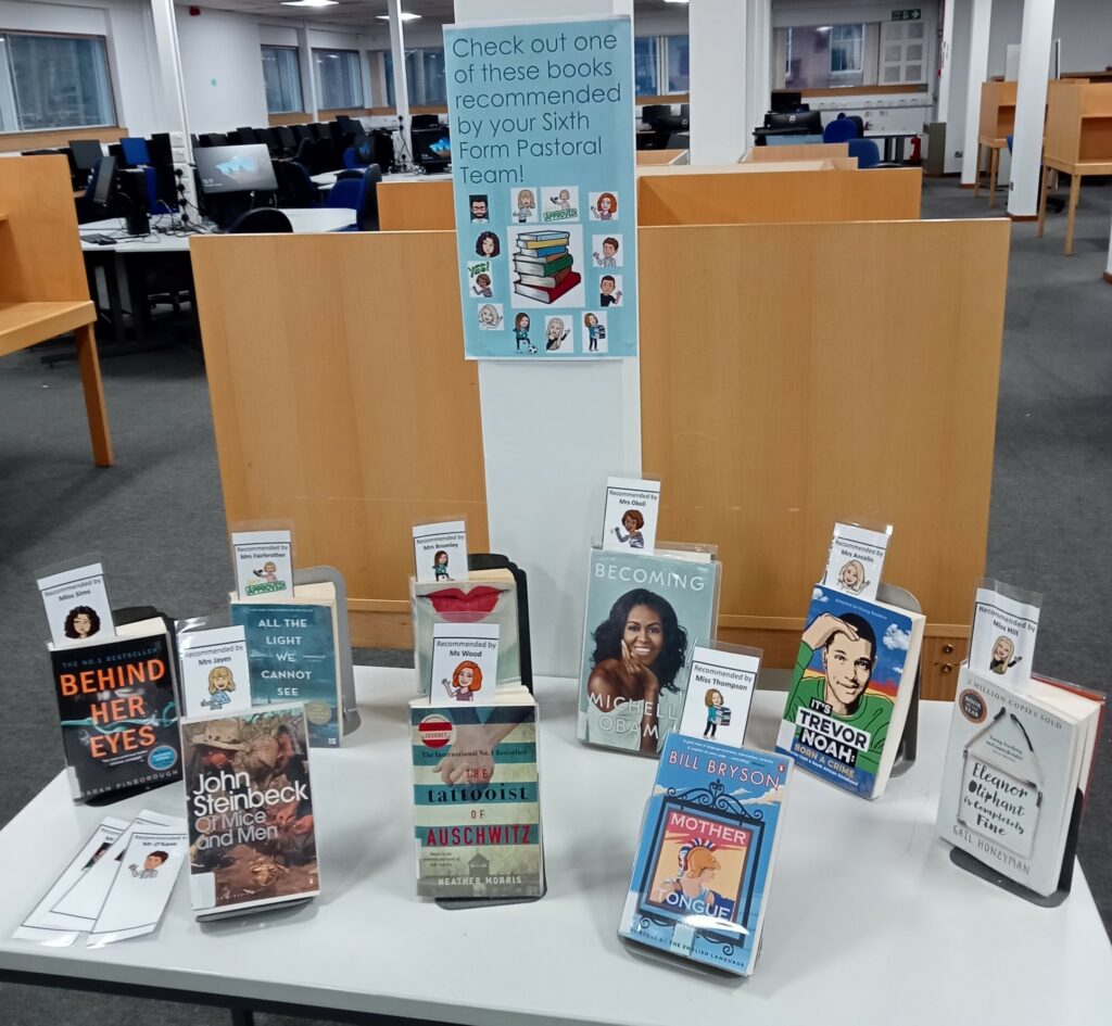 Table display with books recommended by the Sixth Form team